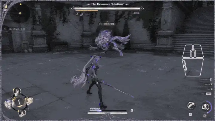 Casual Mode combat against a boss in Silver Palace, with the click-combo prompts on screen
